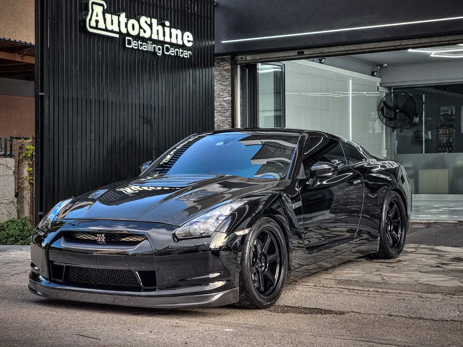 Nissan GT-R